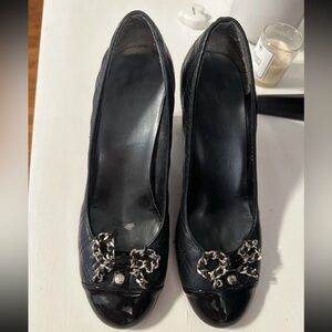 Stuart Weitzman Black Quilted Pumps With Bow 8